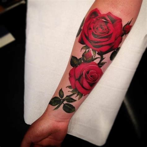 22 ottime idee su Tatuaggio di rosa al braccio 